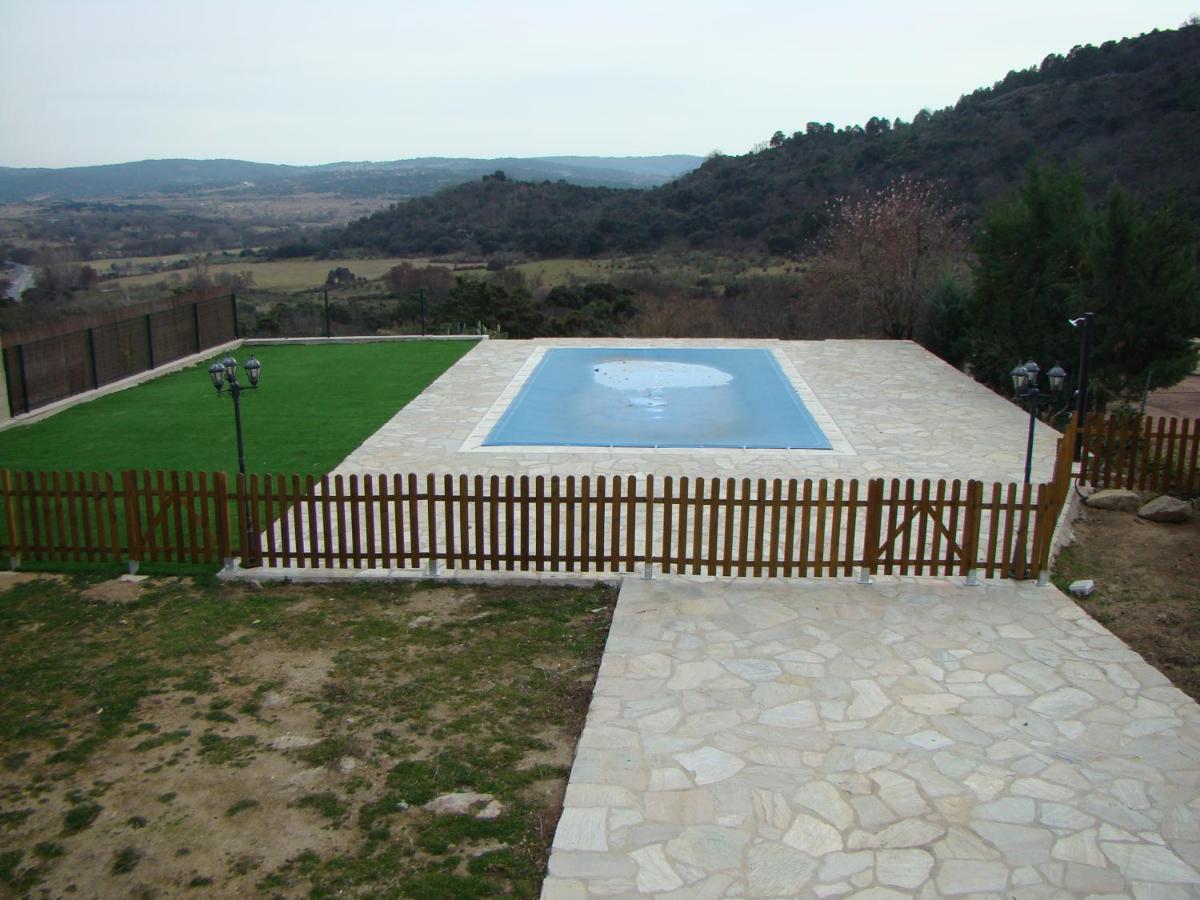 Chalet Con Piscina Y Bbq Para 10 Personas San Martín de Valdeiglesias Kültér fotó